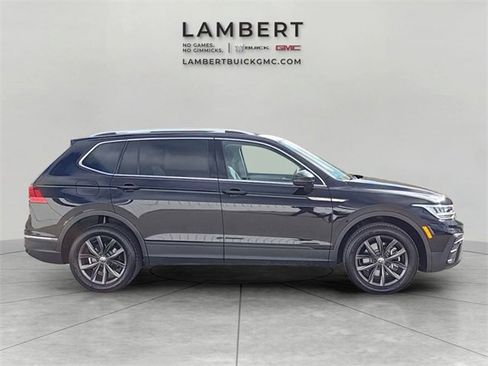 Used 2022 Volkswagen Tiguan SE image 6