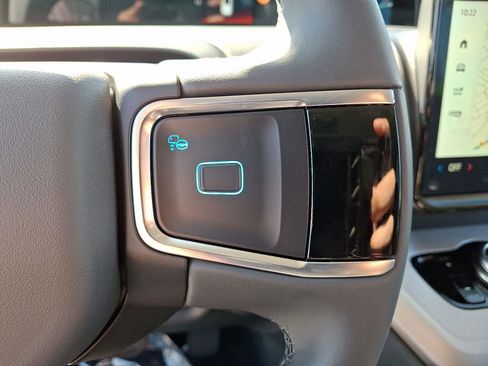 New 2025 Ford Expedition Active image 16