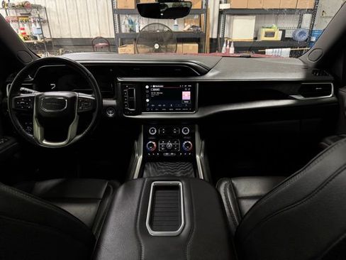Used 2022 GMC Yukon XL Denali w/ Denali Premium Package image 26