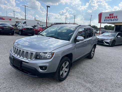 Used 2017 Jeep Compass High Altitude AWD/4WD image 3