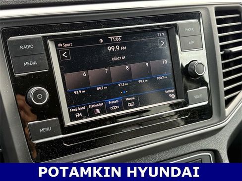 Used 2022 Volkswagen Atlas Cross Sport SE image 20