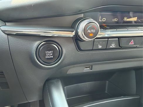 Used 2019 MAZDA MAZDA3 Hatchback w/ Preferred Package FWD image 42