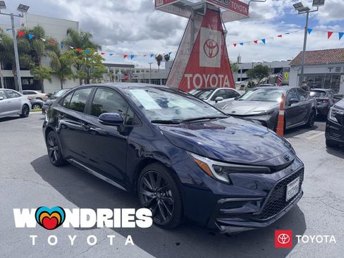 Used 2025 Toyota Corolla SE w/ SE Premium Package image 1