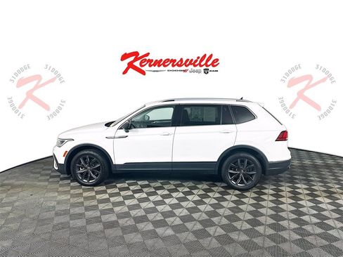 Used 2022 Volkswagen Tiguan SE image 4