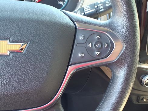 Used 2023 Chevrolet Traverse LS FWD image 19