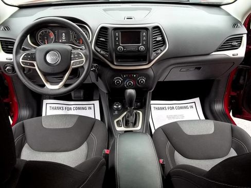 Used 2017 Jeep Cherokee Sport image 16