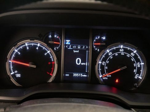 Used 2024 Toyota 4Runner TRD Off-Road Premium image 31