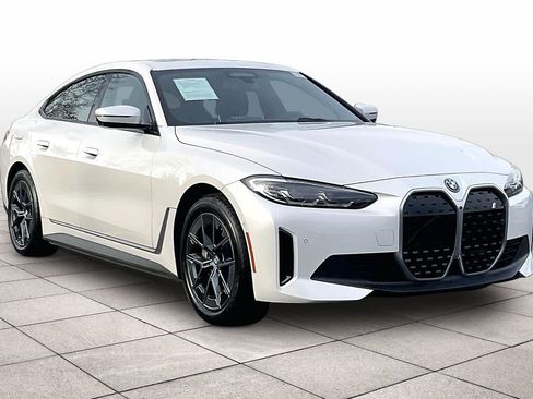 Certified 2023 BMW i4 eDrive35 image 2