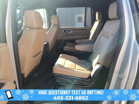 Used 2023 Chevrolet Suburban Premier image 17