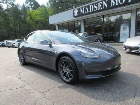 Used 2018 Tesla Model 3 Long Range RWD image 3