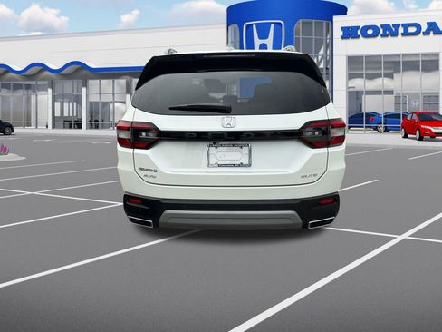 Used 2024 Honda Pilot Elite image 7