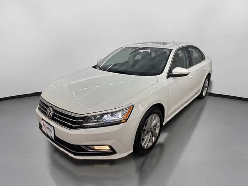 Used 2018 Volkswagen Passat 2.0T SE w/ SE Lighting Package image 4