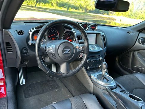 Used 2017 Nissan 370Z Touring image 12