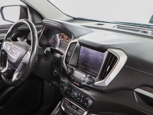 Used 2022 GMC Terrain SLT image 25
