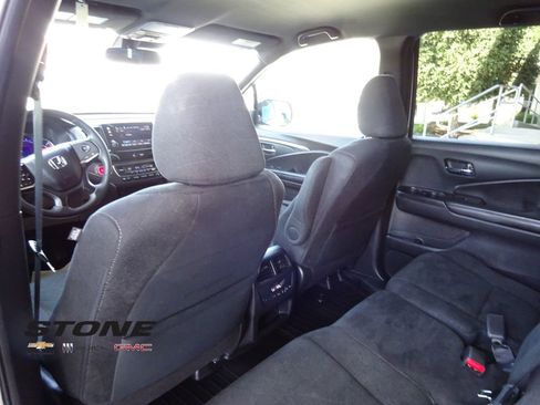Used 2022 Honda Pilot Sport image 19