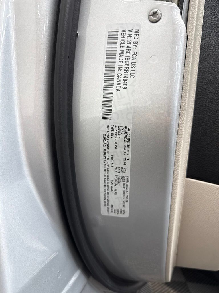 Used 2024 Chrysler Pacifica Touring-L FWD image 37
