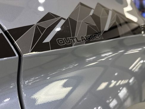 New 2026 Mitsubishi Outlander AWD image 15