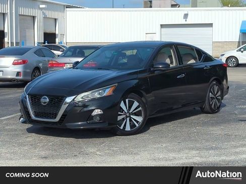 Used 2019 Nissan Altima 2.5 SV FWD image 1