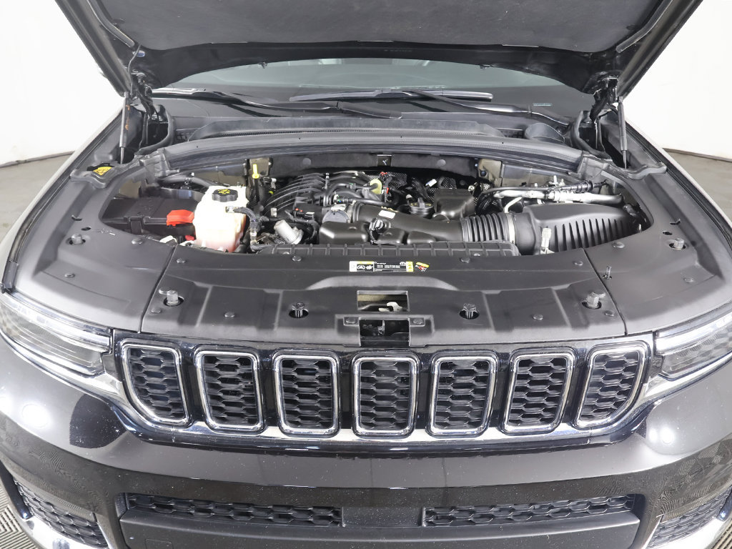 Used 2021 Jeep Grand Cherokee L Limited AWD/4WD image 18