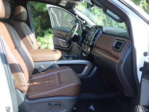 Used 2023 Nissan Titan Platinum Reserve w/ Moonroof Package AWD/4WD image 54