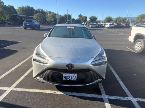 Used 2025 Toyota Mirai XLE RWD image 3