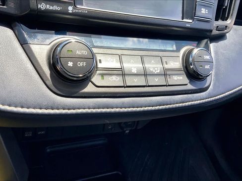 Used 2014 Toyota RAV4 XLE AWD/4WD image 31