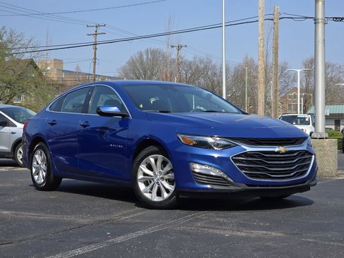 Used 2023 Chevrolet Malibu LT image 2