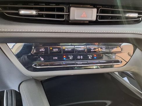 Used 2023 Buick Envision Essence w/ Sport Touring Package AWD/4WD image 28