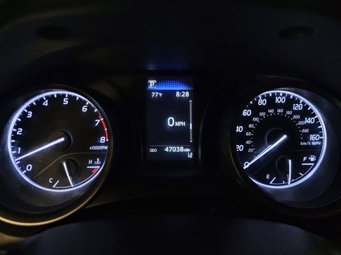 Used 2021 Toyota Camry SE FWD image 23