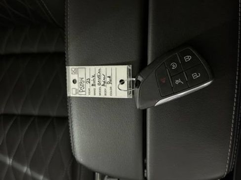 Used 2023 Buick Envision Avenir AWD/4WD image 24