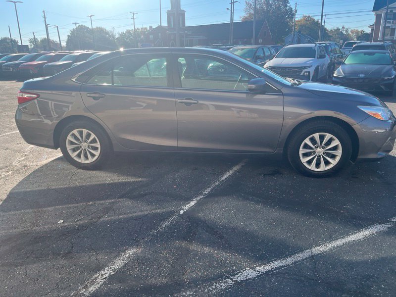 Used 2015 Toyota Camry LE FWD image 4