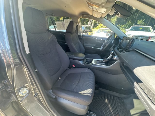 Used 2019 Toyota RAV4 LE AWD/4WD image 38