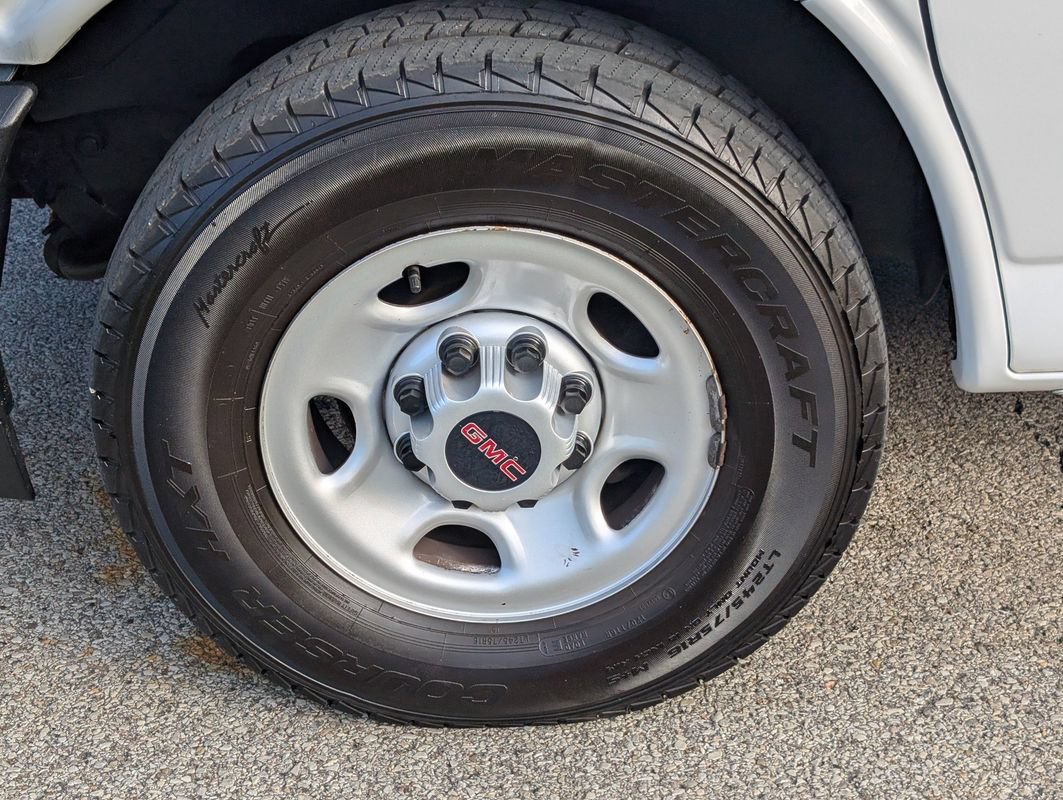 Used 2019 GMC Savana 2500 w/ Driver Convenience Package RWD image 19