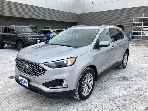 Used 2024 Ford Edge SEL w/ Convenience Package image 2