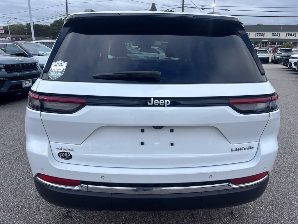 Certified 2024 Jeep Grand Cherokee Limited AWD/4WD image 4