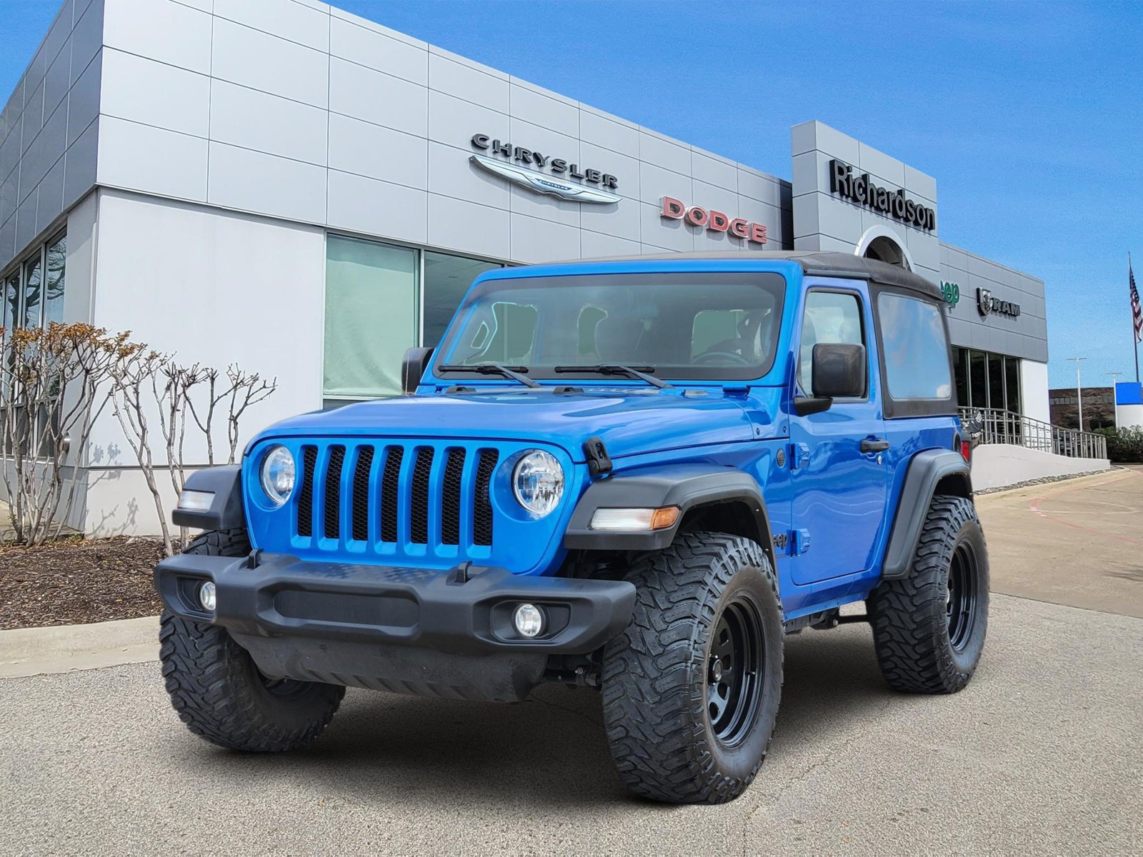 Used 2022 Jeep Wrangler Sport AWD/4WD image 2