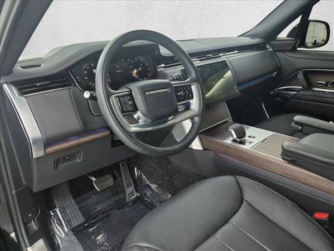 Used 2025 Land Rover Range Rover SE AWD/4WD image 10