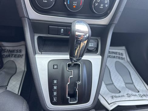 Used 2011 Dodge Caliber Mainstreet FWD image 30