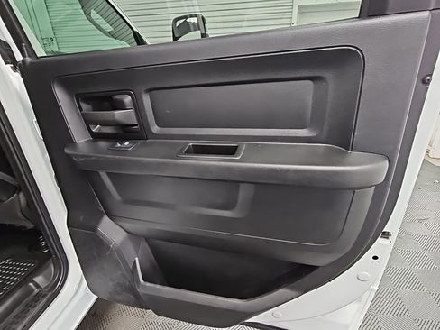 Used 2024 RAM 2500 Tradesman w/ Chrome Appearance Group image 33