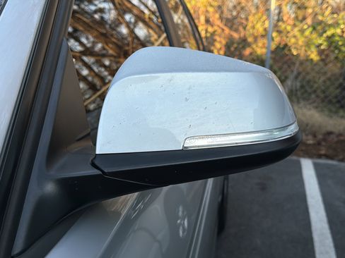 Used 2018 BMW 320i Sedan image 10