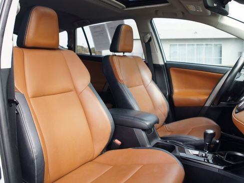 Used 2018 Toyota RAV4 Limited w/ Advanced Technology Package image 24