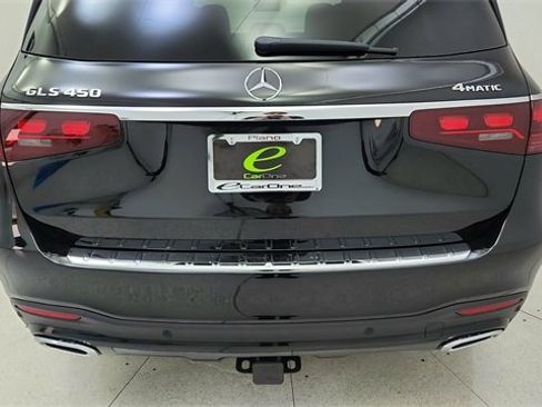 Used 2025 Mercedes-Benz GLS 450 4MATIC image 11