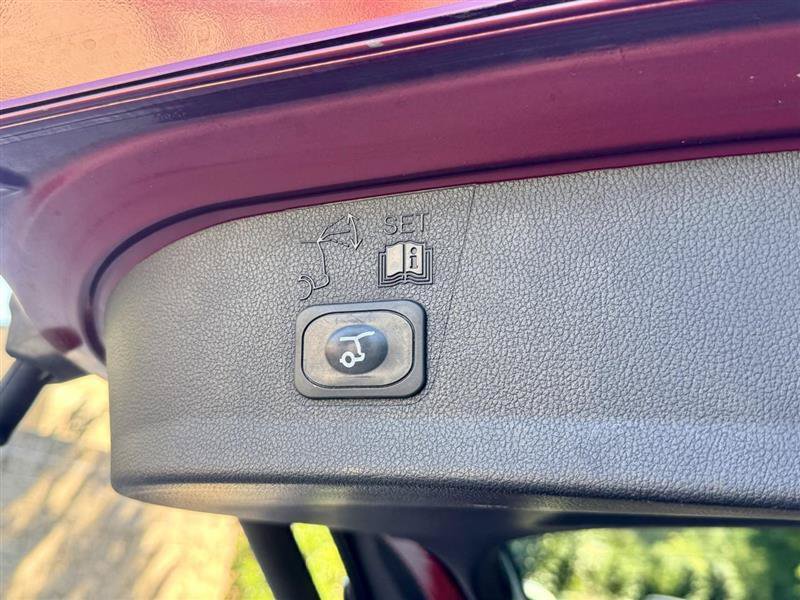 Used 2014 Ford Escape Titanium w/ Equipment Group 401A FWD image 20