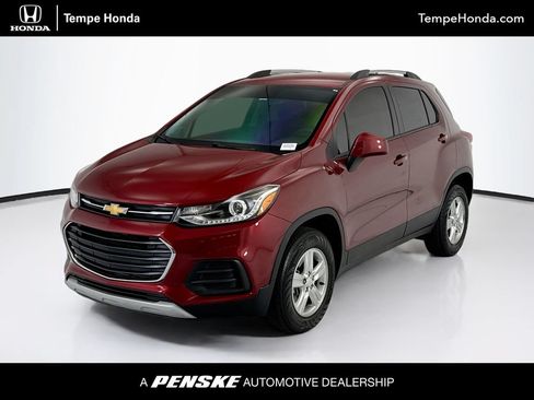 Used 2022 Chevrolet Trax LT w/ LT Convenience Package AWD/4WD image 1