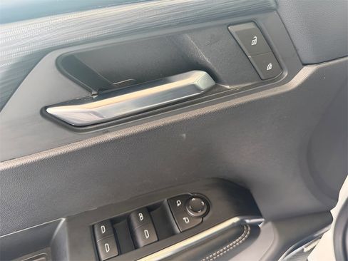 Used 2025 GMC Acadia Elevation image 12