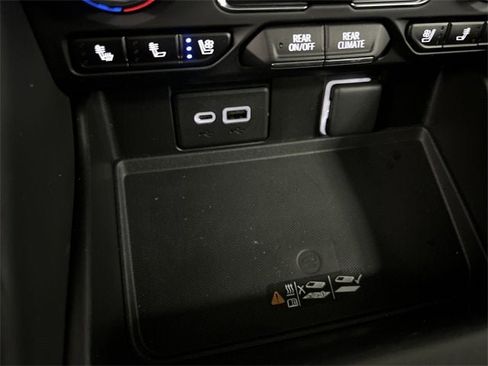 Used 2023 Chevrolet Suburban High Country image 35