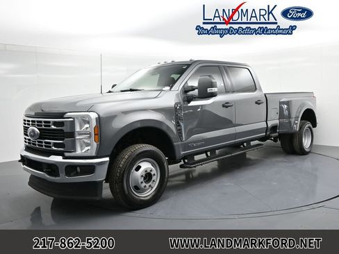 Used 2025 Ford F350 XLT image 1