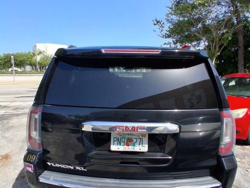 Used 2020 GMC Yukon XL Denali AWD/4WD image 7