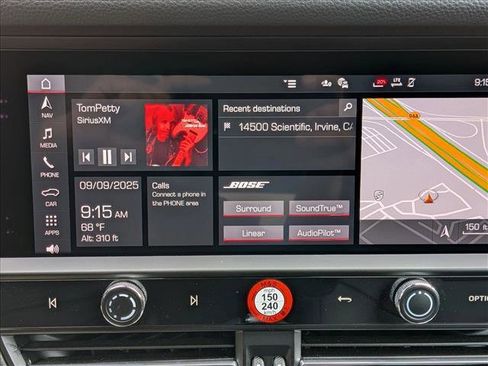 Certified 2025 Porsche Macan image 17