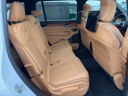 Used 2024 Jeep Grand Cherokee L Summit image 9